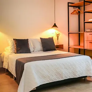 praia-apartaestudios.colombiamedellinhotels.com/